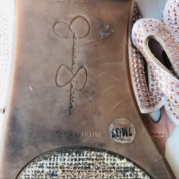 Jessica Simpson Thong Flat Sandals with crystals - Picture 8 of 8